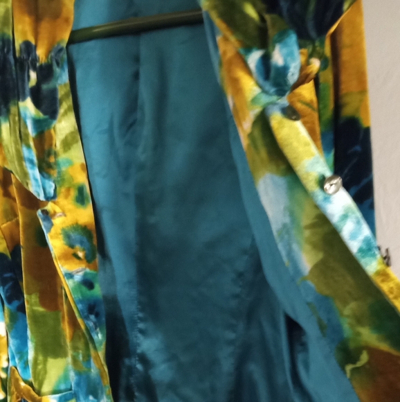 Beautiful Vibrant Multicolor Velvet Jacket size small - Picture 10 of 13